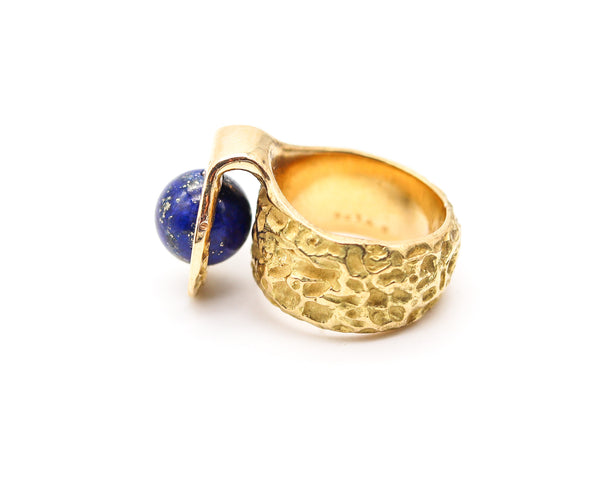 CARTIER 1970 By Roger Lucas Orbital Sculptural Ring In 18Kt gold With Lapis Lazuli