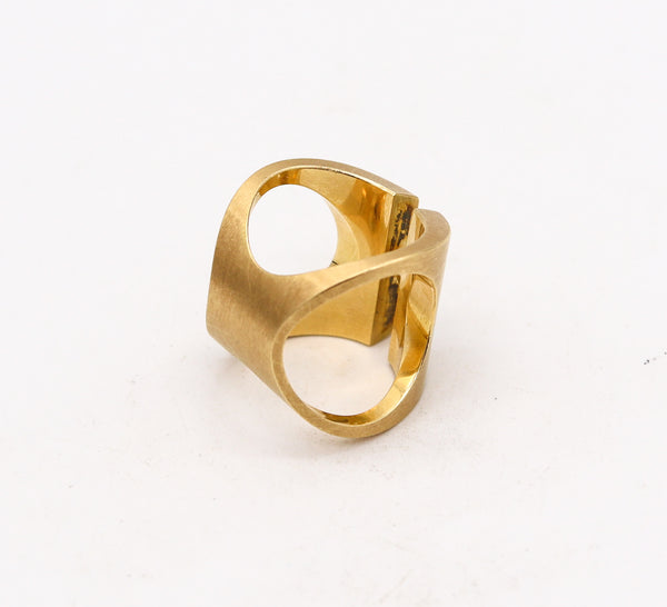 -Italian Sculptural Cocktail Ring In Satin 18Kt Yellow Gold With VS Diamond