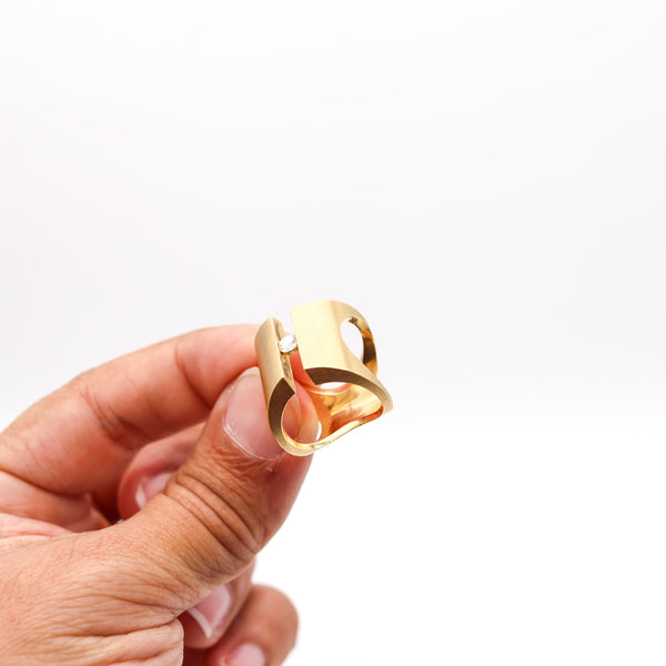 -Italian Sculptural Cocktail Ring In Satin 18Kt Yellow Gold With VS Diamond