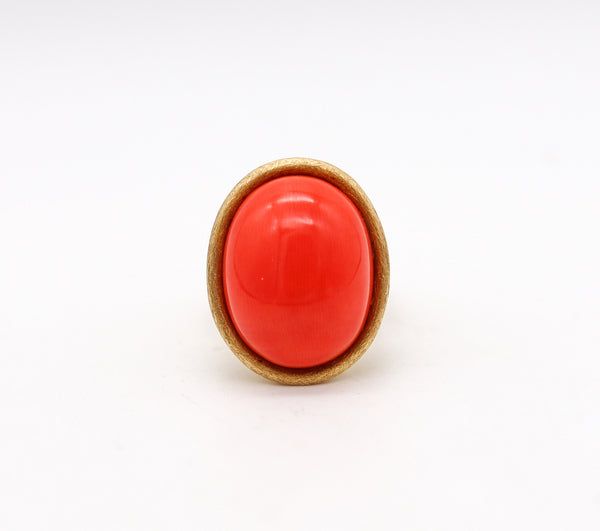 -Italian Sculptural Cocktail Ring In Solid Brushed 18Kt Yellow Gold And Red Coral