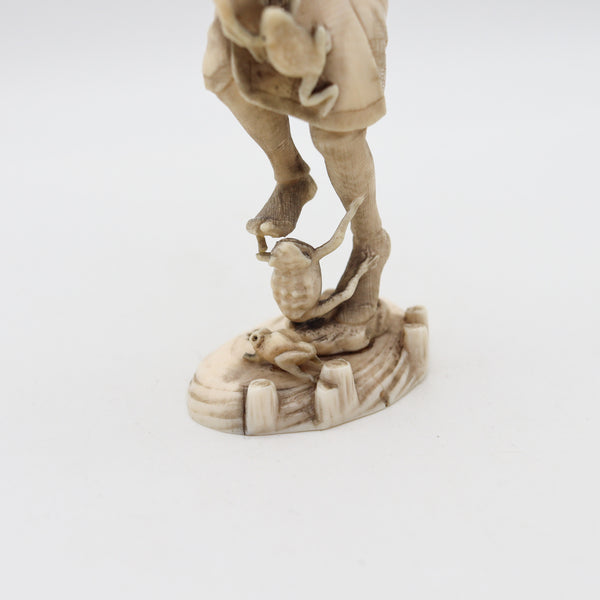 JAPAN 1890 Meiji Okimono Sculpture of a Man With Frogs Carved In Ivory