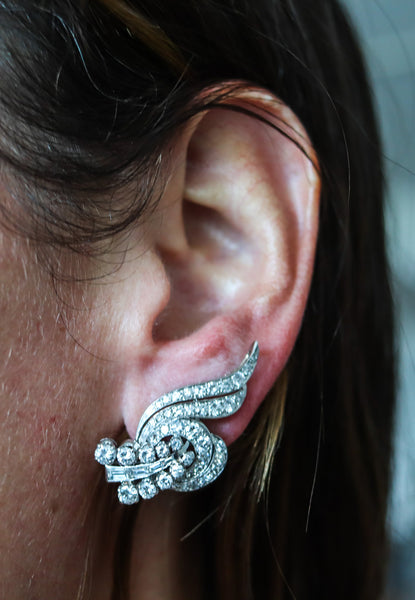 ART DECO 1930 Clips On Earrings In Platinum With 6.22 Ctw In Diamonds
