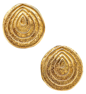 -Elizabeth Gage England Sculptural Clip On Earrings In Textured 18Kt Yellow Gold