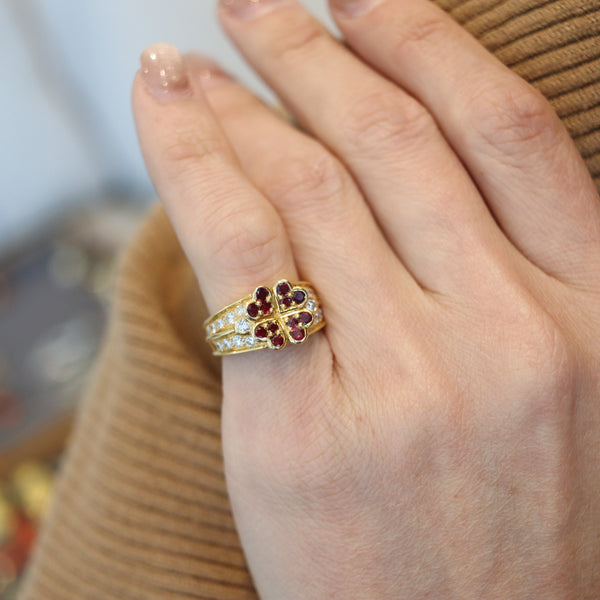 BOUCHERON Paris Clover Ring In 18Kt Gold With 1.94 Ctw In Diamonds & Rubies