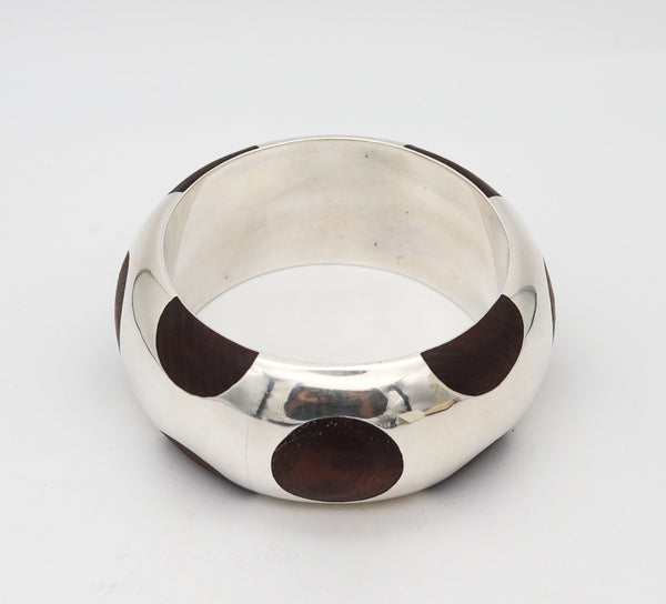 MEXICO 1970 Taxco Modernist Bangle In .925 Sterling Silver With Carved Woods