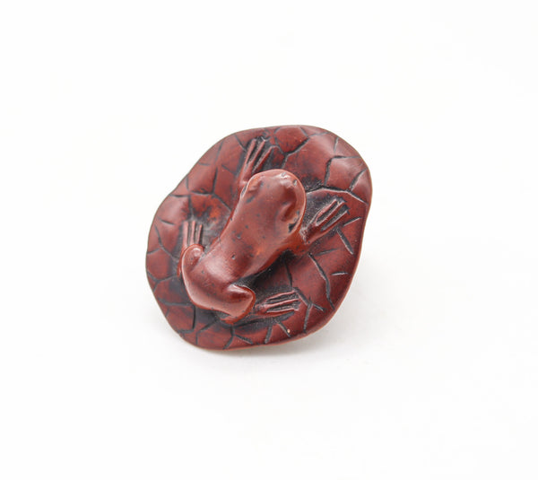 JAPAN 1900 Meiji Period Carved Wood Netsuke Of Frog Resting In A Lotus