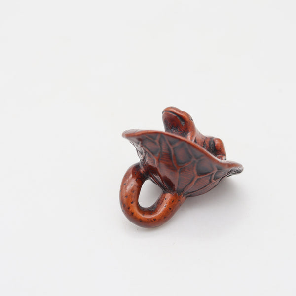 JAPAN 1900 Meiji Period Carved Wood Netsuke Of Frog Resting In A Lotus