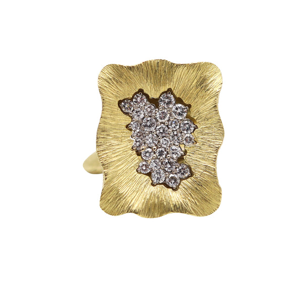 LA TRIOMPHE 1970 Sculptural Cocktail Ring In 18Kt Gold With 1.78 Ctw Diamonds
