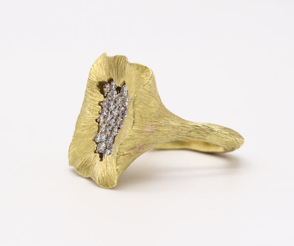 LA TRIOMPHE 1970 Sculptural Cocktail Ring In 18Kt Gold With 1.78 Ctw Diamonds