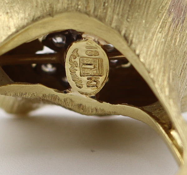 LA TRIOMPHE 1970 Sculptural Cocktail Ring In 18Kt Gold With 1.78 Ctw Diamonds