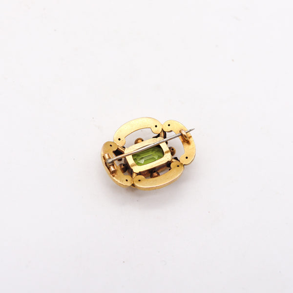 -Victorian 1880 Pin Brooch In 14Kt Yellow Gold With 5.74 Cts Vivid Green Peridot