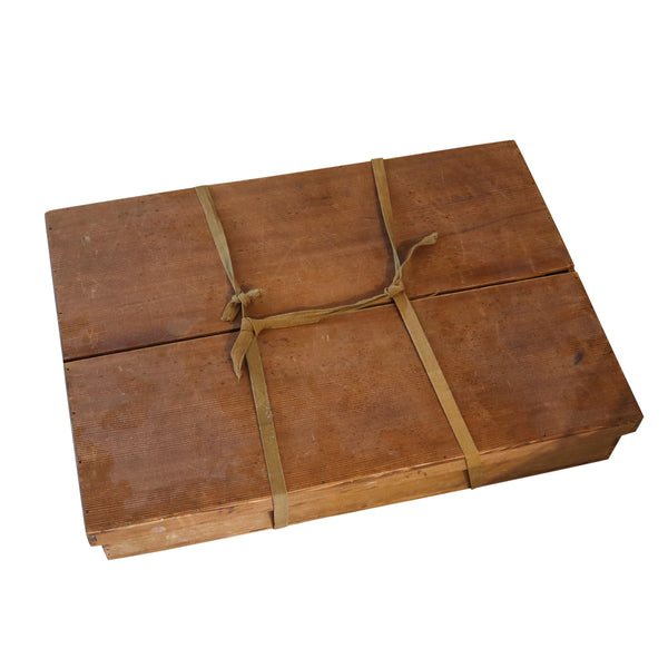 MEIJI PERIOD 1890 Maki-e Presentation Tray In Lacquer & Gold With Kanji Wood Box