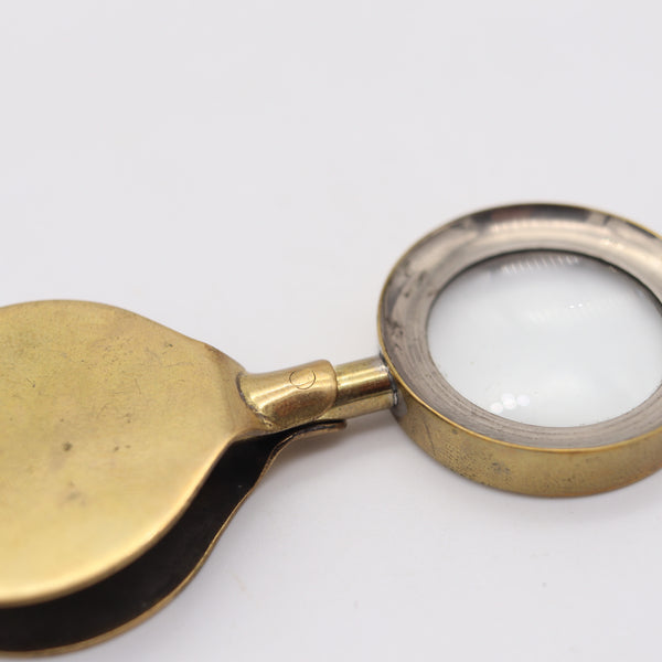 EDWARDIAN 1900 British Antique Foldable Magnifier Loupe Pendant In Polished Brass