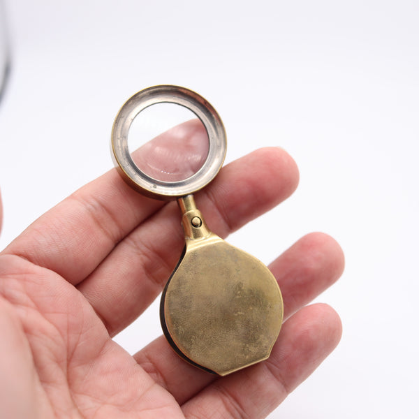 EDWARDIAN 1900 British Antique Foldable Magnifier Loupe Pendant In Polished Brass