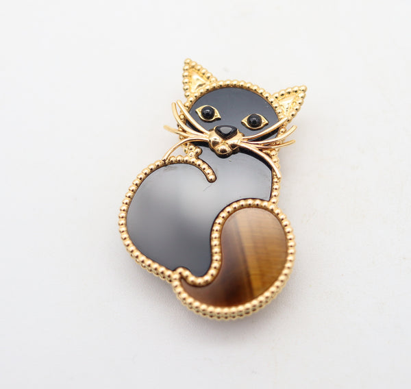 VAN CLEEF & ARPELS Paris Stylized Cat Brooch In 18Kt Gold With Precious Carvings