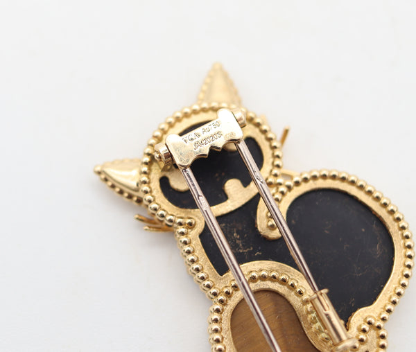 VAN CLEEF & ARPELS Paris Stylized Cat Brooch In 18Kt Gold With Precious Carvings