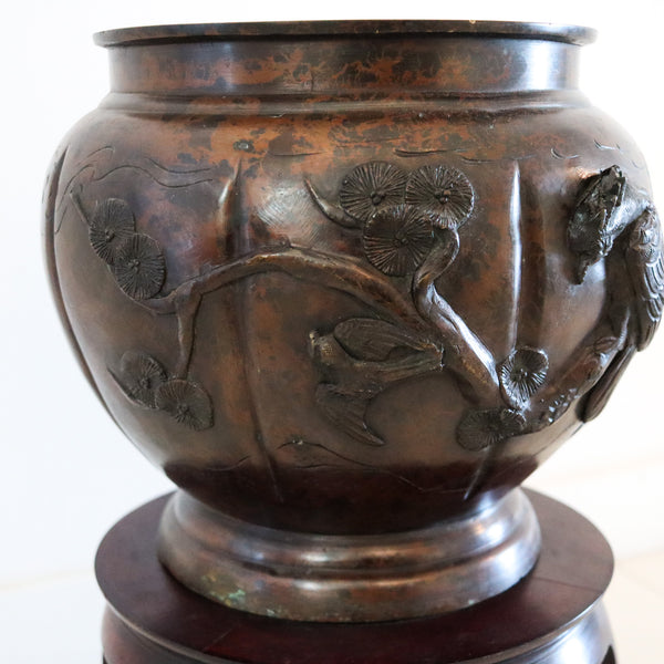 JAPAN 1900 Meiji Period Bronze Planter Vase With Carved Wood Base