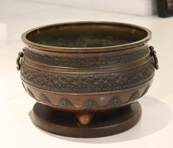 MEIJI 1868 Imperial Japan Round Hibachi Vase In Bronze With Carved Wood Base