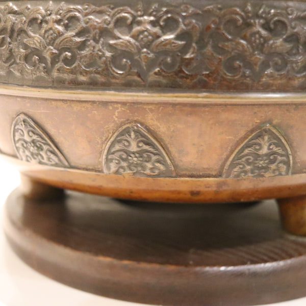 MEIJI 1868 Imperial Japan Round Hibachi Vase In Bronze With Carved Wood Base