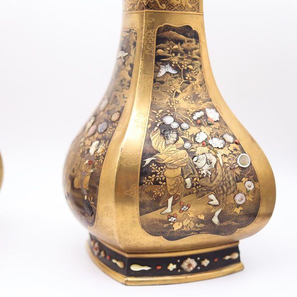 SHIBAYAMA Meiji 1880 Imperial Japan Pair Of Lacquered-Gilded Vases With Carvings