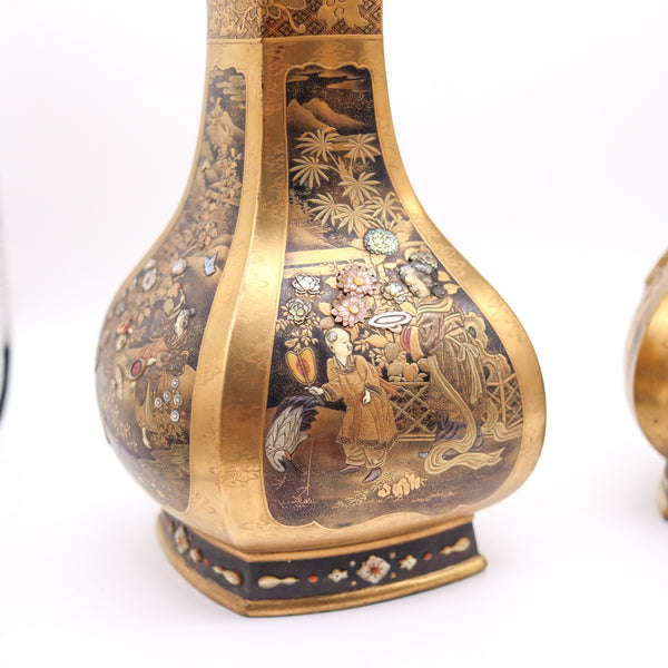 SHIBAYAMA Meiji 1880 Imperial Japan Pair Of Lacquered-Gilded Vases With Carvings