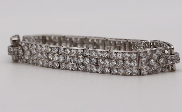 CARTIER Paris 1928 Art Deco Bracelet In Platinum With 19.86 Cts In Diamonds