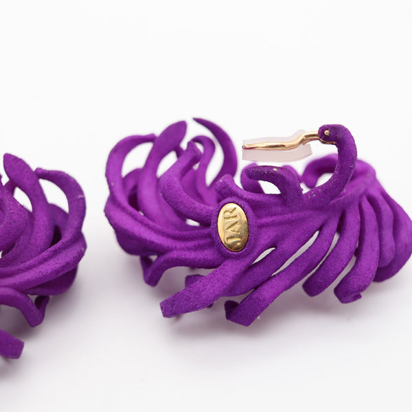 JAR PARIS Clips On Purple Feathers Earrings In 18Kt Gold and Resin