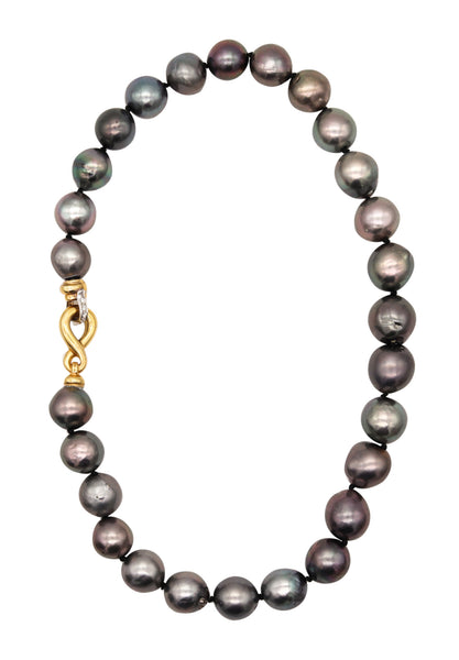 MODERN Tahitian Black-Gray Pearls Necklace In 18Kt Gold With VS Diamonds