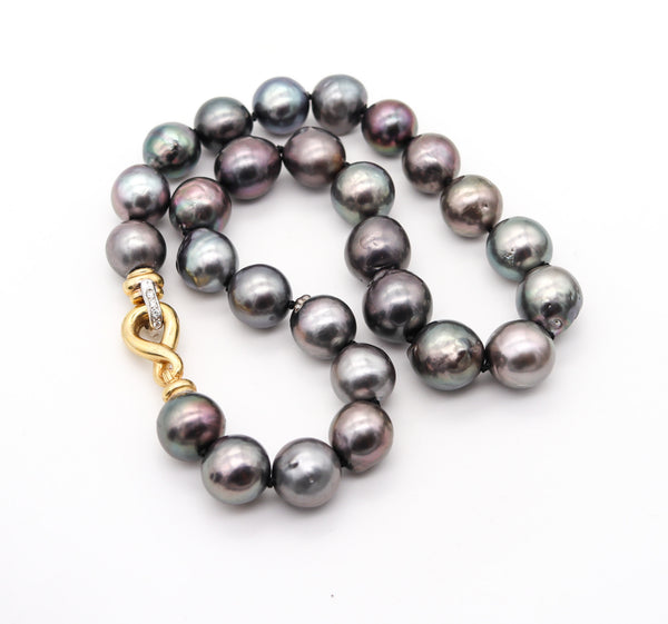 MODERN Tahitian Black-Gray Pearls Necklace In 18Kt Gold With VS Diamonds