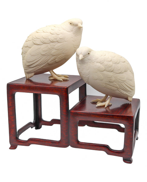 MEIJI 1890 Presentation Okimono Carved Pigeons In Wood Base Signed By The Artist