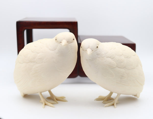 MEIJI 1890 Presentation Okimono Carved Pigeons In Wood Base Signed By The Artist