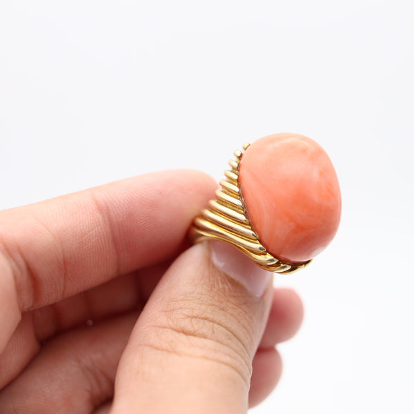 ITALIAN 1960 Modernist Fluted Cocktail Ring In 14Kt Gold & Oversized Coral