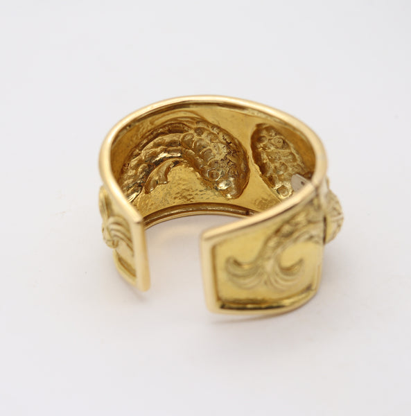 DAVID WEBB 1977 Vintage Pisces Fishes Cuff Bracelet In Solid 18Kt Yellow Gold