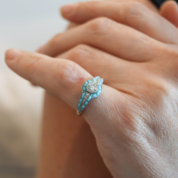 ART DECO 1925 Ring In Platinum With Diamonds And Graduated Turquoises