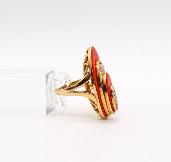 -Retro Modern 1970 Sculptural Geometric Ring In 18Kt Gold With Diamonds And Coral