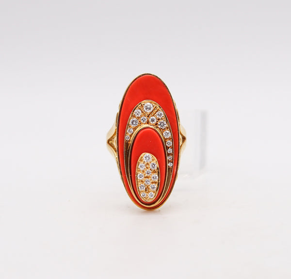 -Retro Modern 1970 Sculptural Geometric Ring In 18Kt Gold With Diamonds And Coral