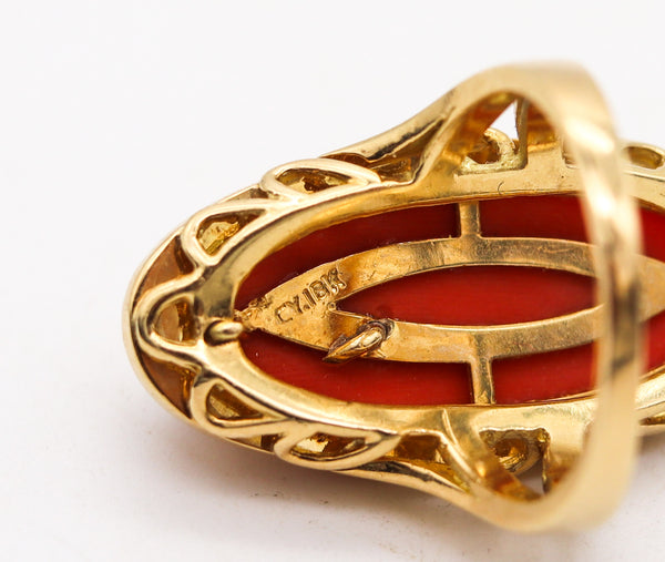 -Retro Modern 1970 Sculptural Geometric Ring In 18Kt Gold With Diamonds And Coral