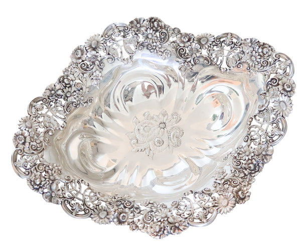 J.E. CALDWELL 1910 Large Decorative art nouveau Tray In .925 Sterling Silver