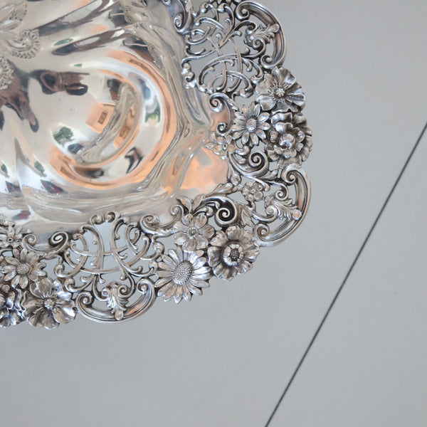 J.E. CALDWELL 1910 Large Decorative art nouveau Tray In .925 Sterling Silver