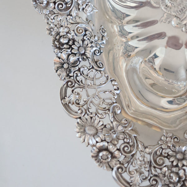 J.E. CALDWELL 1910 Large Decorative art nouveau Tray In .925 Sterling Silver