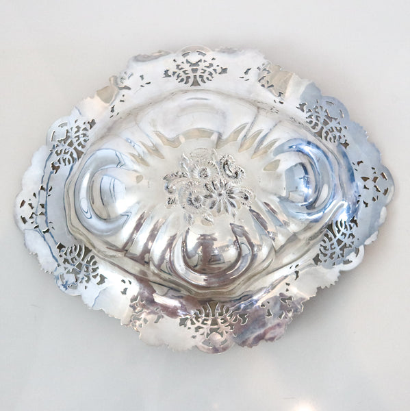 J.E. CALDWELL 1910 Large Decorative art nouveau Tray In .925 Sterling Silver