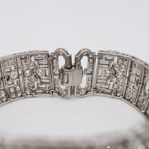 ART DECO 1925 Statement Bracelet In Platinum With 30.40 Cwt In VS Diamonds