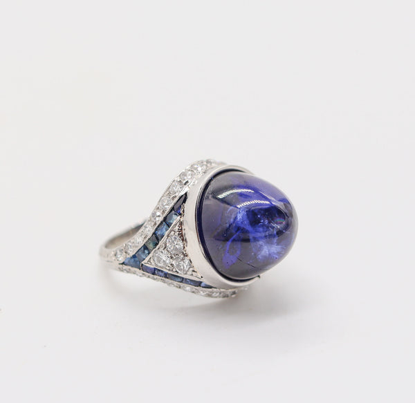 ART DECO 1920 Platinum Cocktail Ring With 26.65 Cwt. In Sapphires And Diamonds