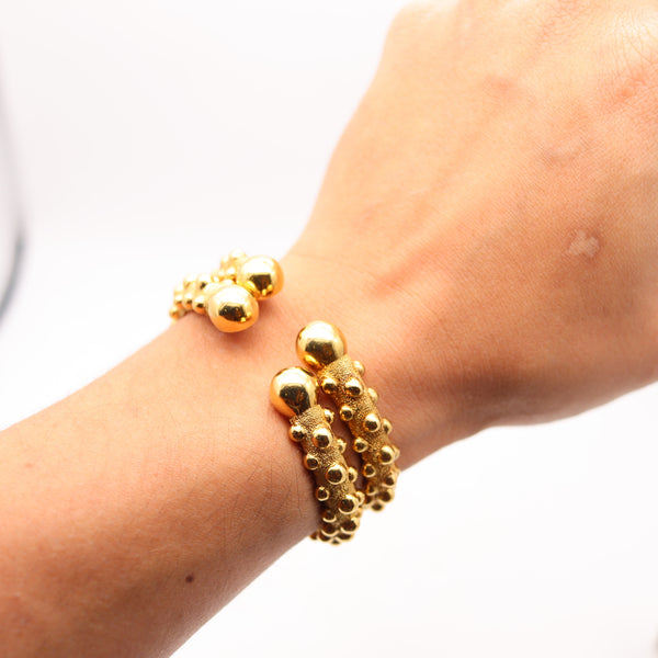 DAVID WEBB 1975 Vintage Pair Of Cuff Bracelet In Solid 18Kt Yellow Gold