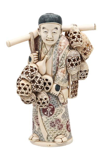 OKIMONO 1910 Japan Meiji Period Carved Sculpture Of A Basket's Seller