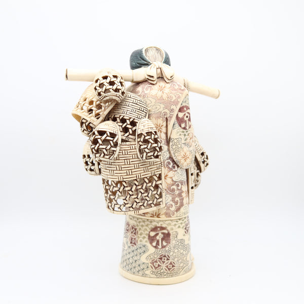OKIMONO 1910 Japan Meiji Period Carved Sculpture Of A Basket's Seller