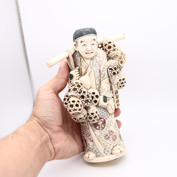 OKIMONO 1910 Japan Meiji Period Carved Sculpture Of A Basket's Seller