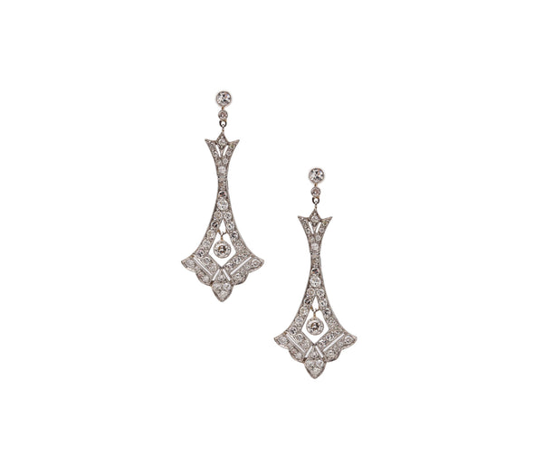 ART DECO 1930 Dangle Drops Earrings In Platinum With 3.26 Ctw In Diamonds