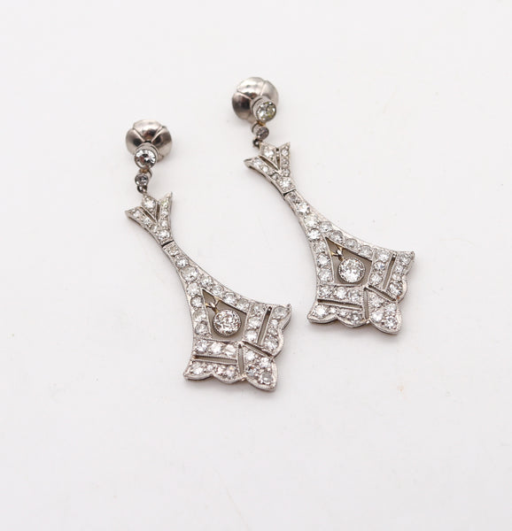 ART DECO 1930 Dangle Drops Earrings In Platinum With 3.26 Ctw In Diamonds