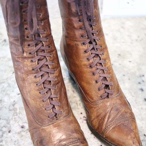 EDWARDIAN 1910 Unusual Pair Of Antique Leather Lady Shoes Good For Bookends